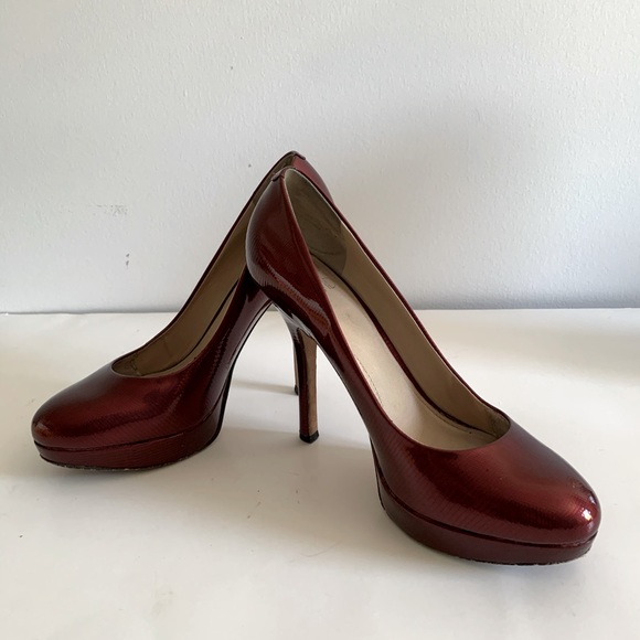 Joan & David Flipp Platform pump in red - Picture 2 of 8